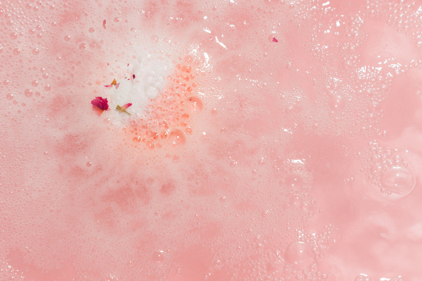 LWK Bath bomb surprise crystal, rose petal, rose scent,